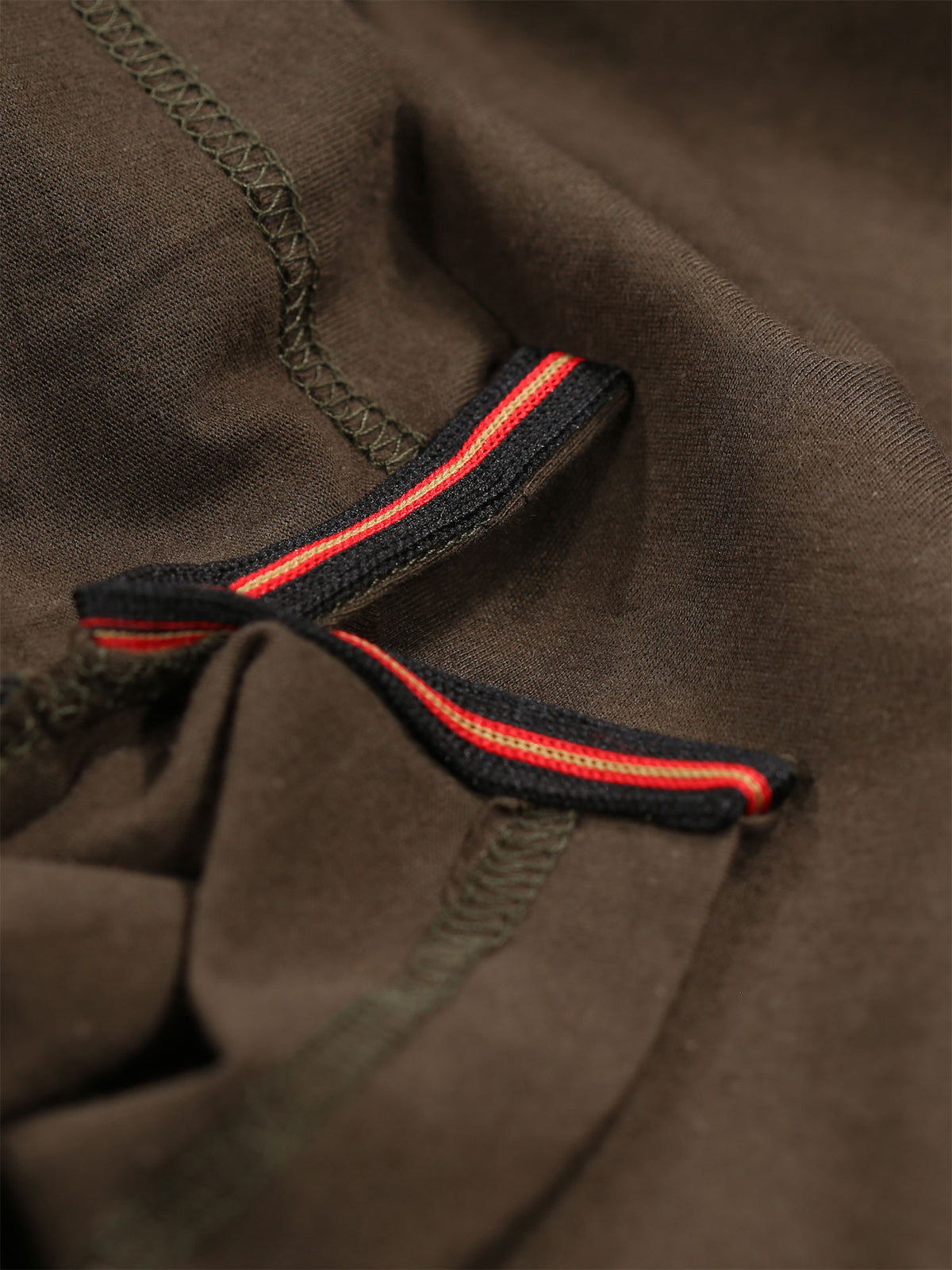 Men's green t-shirt with crew neck and short sleeves.