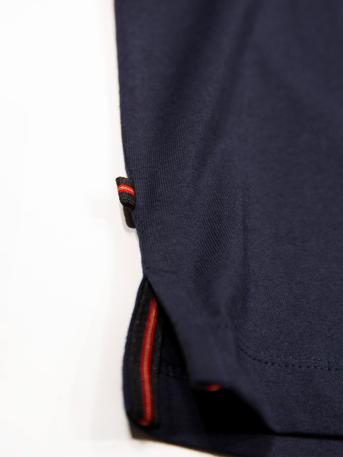 Men's navy t-shirt with crew neck and short sleeves - detail view 2.